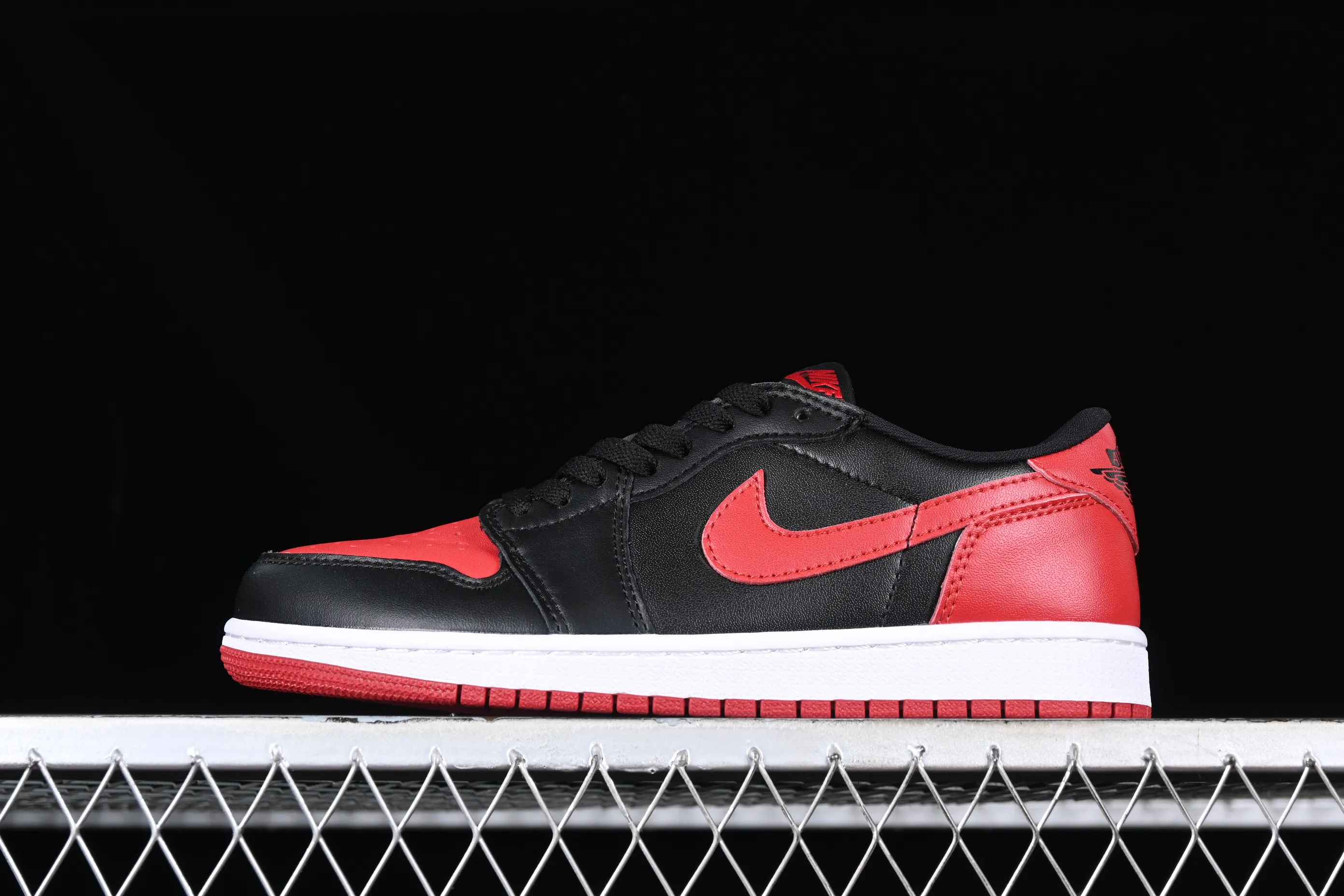 All categories Air Jordan Jordan series basketball shoes Air Jordan 1 Low Z version Air Jordan 1 Low OG "Bred" AJ1 Joe 1 black and red low-top basketball shoes 705329-001